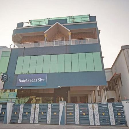 Hotel Sadha Siva Chennai Exteriör bild