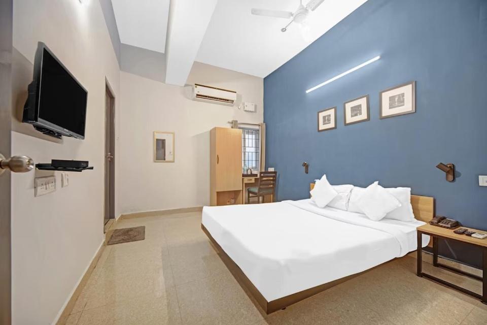 Hotel Sadha Siva Chennai Exteriör bild