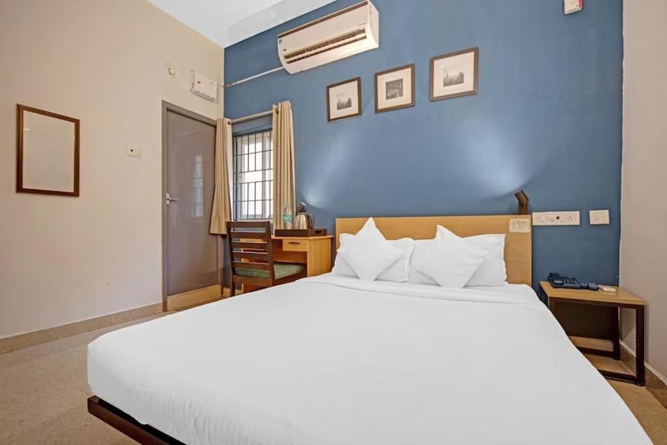 Hotel Sadha Siva Chennai Exteriör bild
